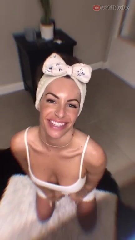 How to brush your teeth like a pornstar