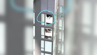 Funny: The right way to change pillow covers #2