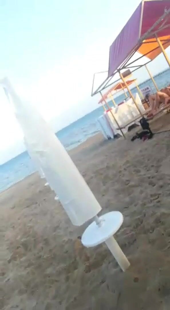 Russian Couple Fucking on Public Beach