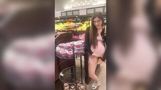 Pregnant women taking banana in her cunt in a supermarket