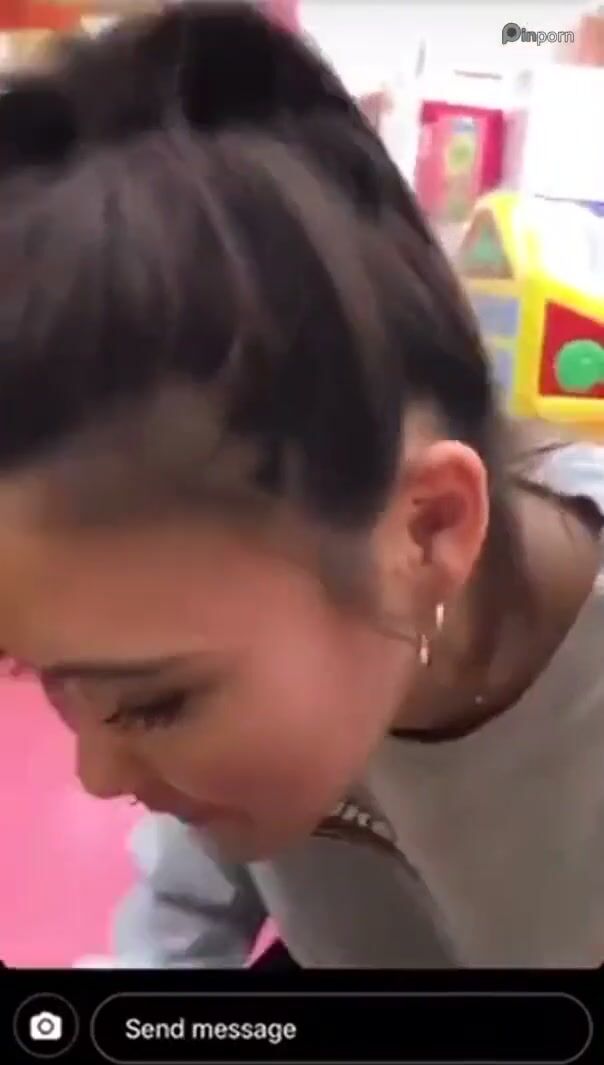 Filming Her GF Giving Him a Blowjob in The Mall