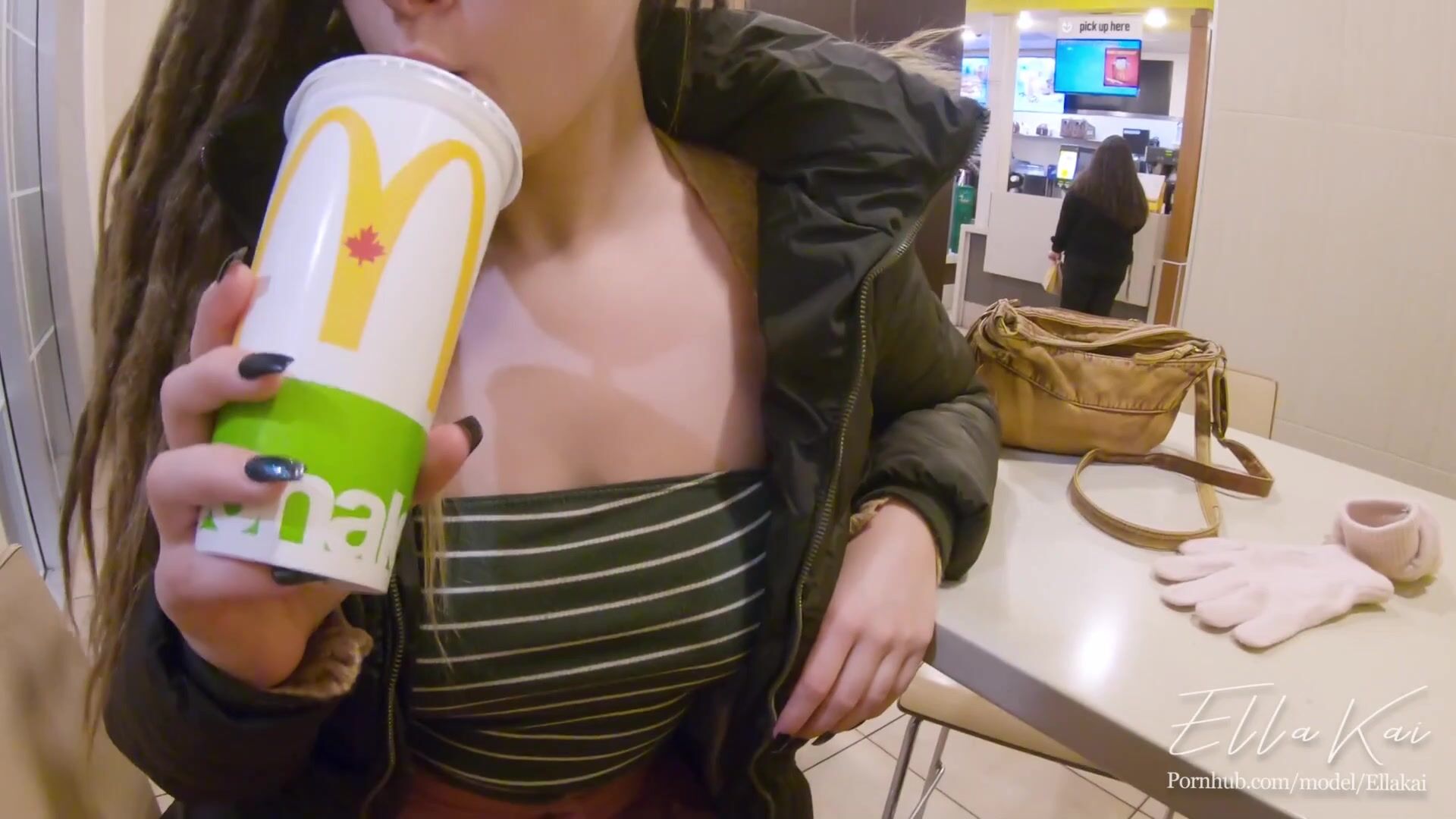 McFucking in the restaurant