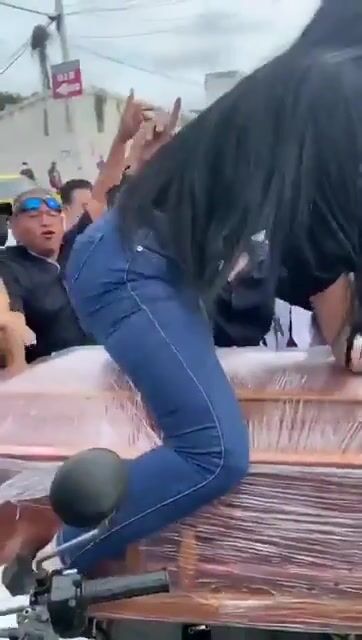 Woman twerks on boyfriend's casket