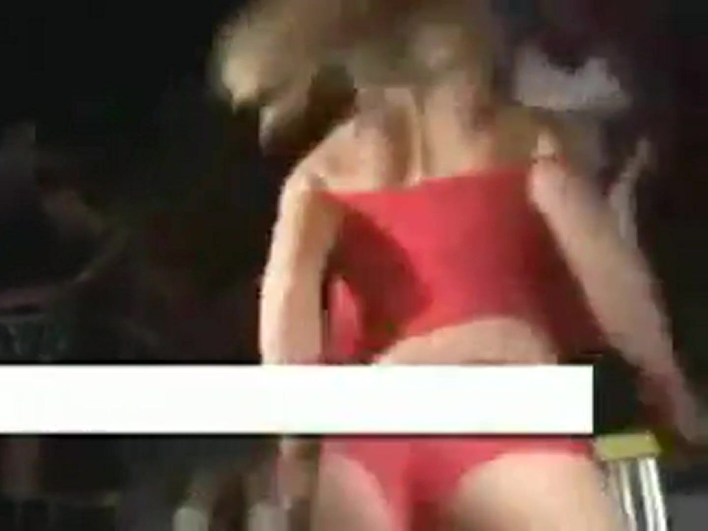 Kendra Wilkinson twerking and flashing her tits in the club